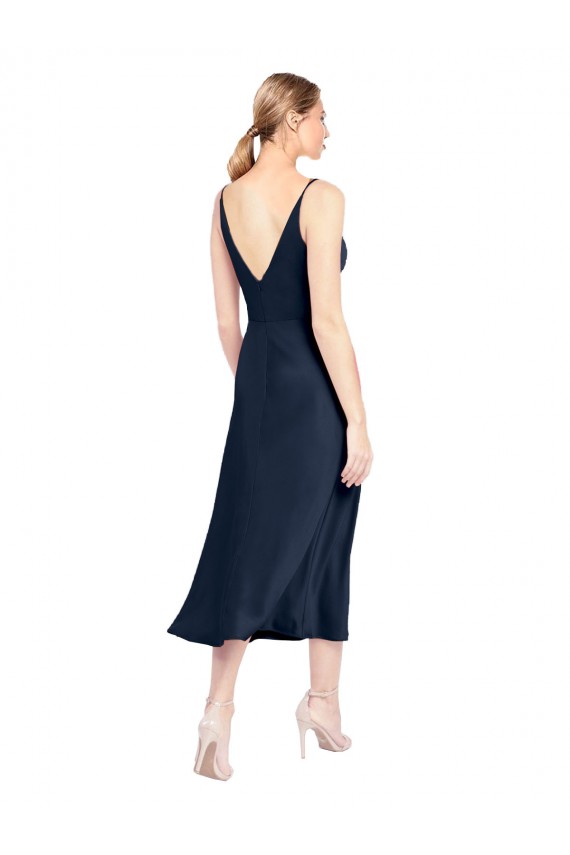 Billigste Dunkelmarine A-Linien V-Ausschnitt Midi Stretch-Satin Kurze Formale Brautjungfernkleider / Abendkleider / Abiballkleider / Cocktailkleider / Heimkehr Kleider
